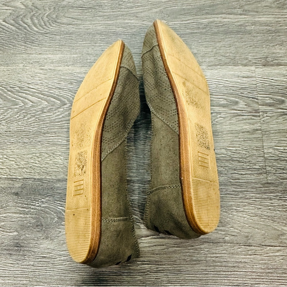 Toms Jutti Suede Toe Flats Olive Brown Size 6.5 - Picture 7 of 8
